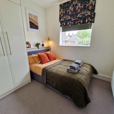 1-Bed Apartment, Close To Kensington Olympia With Free Wi-Fi & Netflix London Exterior foto