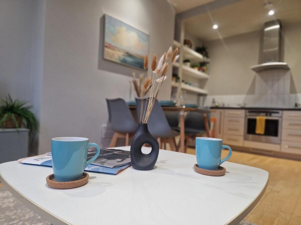 1-Bed Apartment, Close To Kensington Olympia With Free Wi-Fi & Netflix London Exterior foto