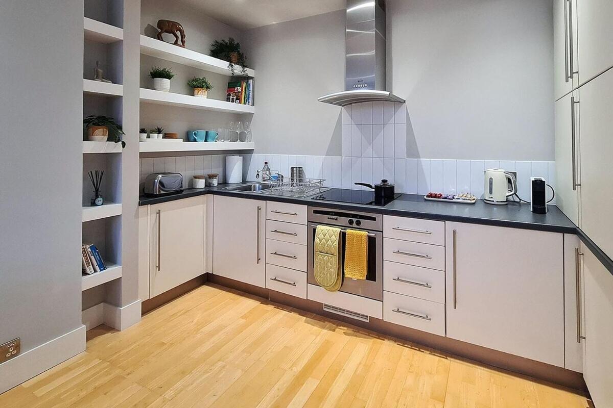 1-Bed Apartment, Close To Kensington Olympia With Free Wi-Fi & Netflix London Exterior foto
