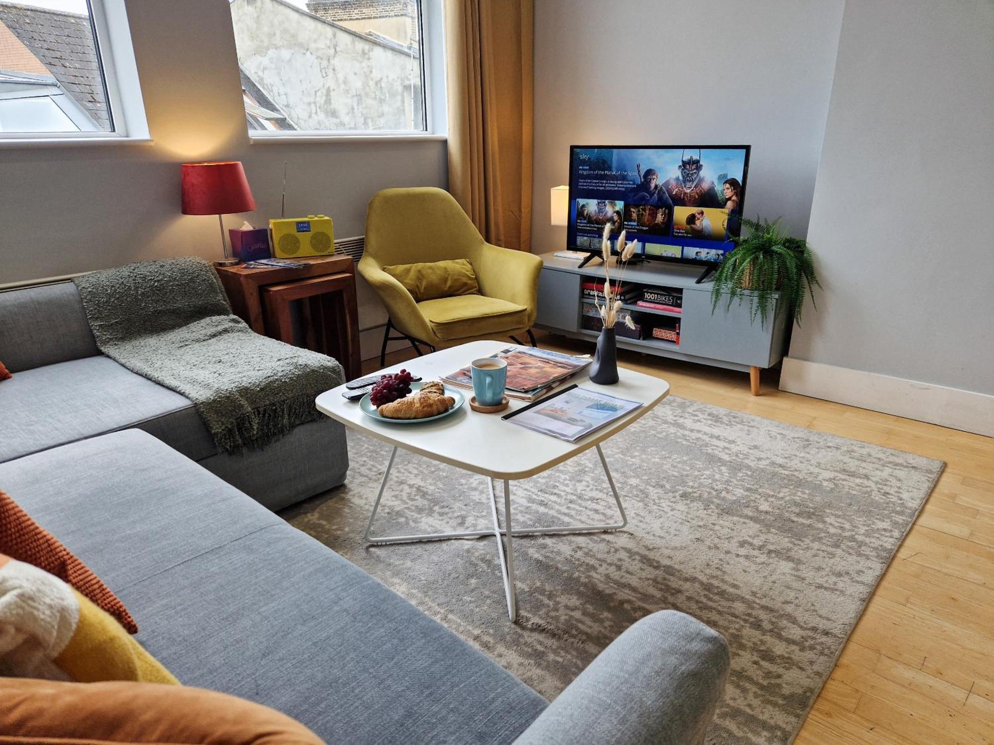 1-Bed Apartment, Close To Kensington Olympia With Free Wi-Fi & Netflix London Exterior foto