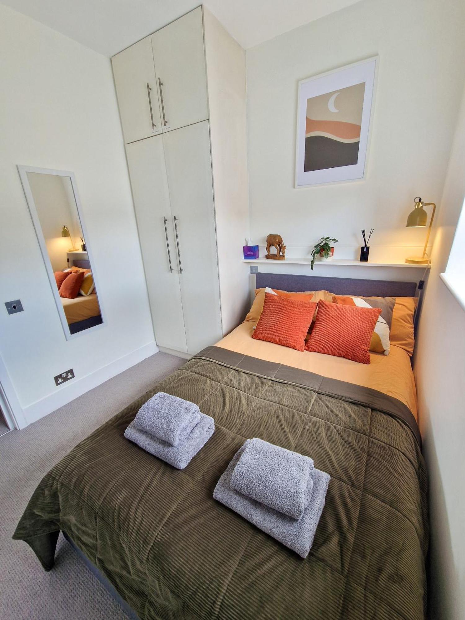 1-Bed Apartment, Close To Kensington Olympia With Free Wi-Fi & Netflix London Exterior foto