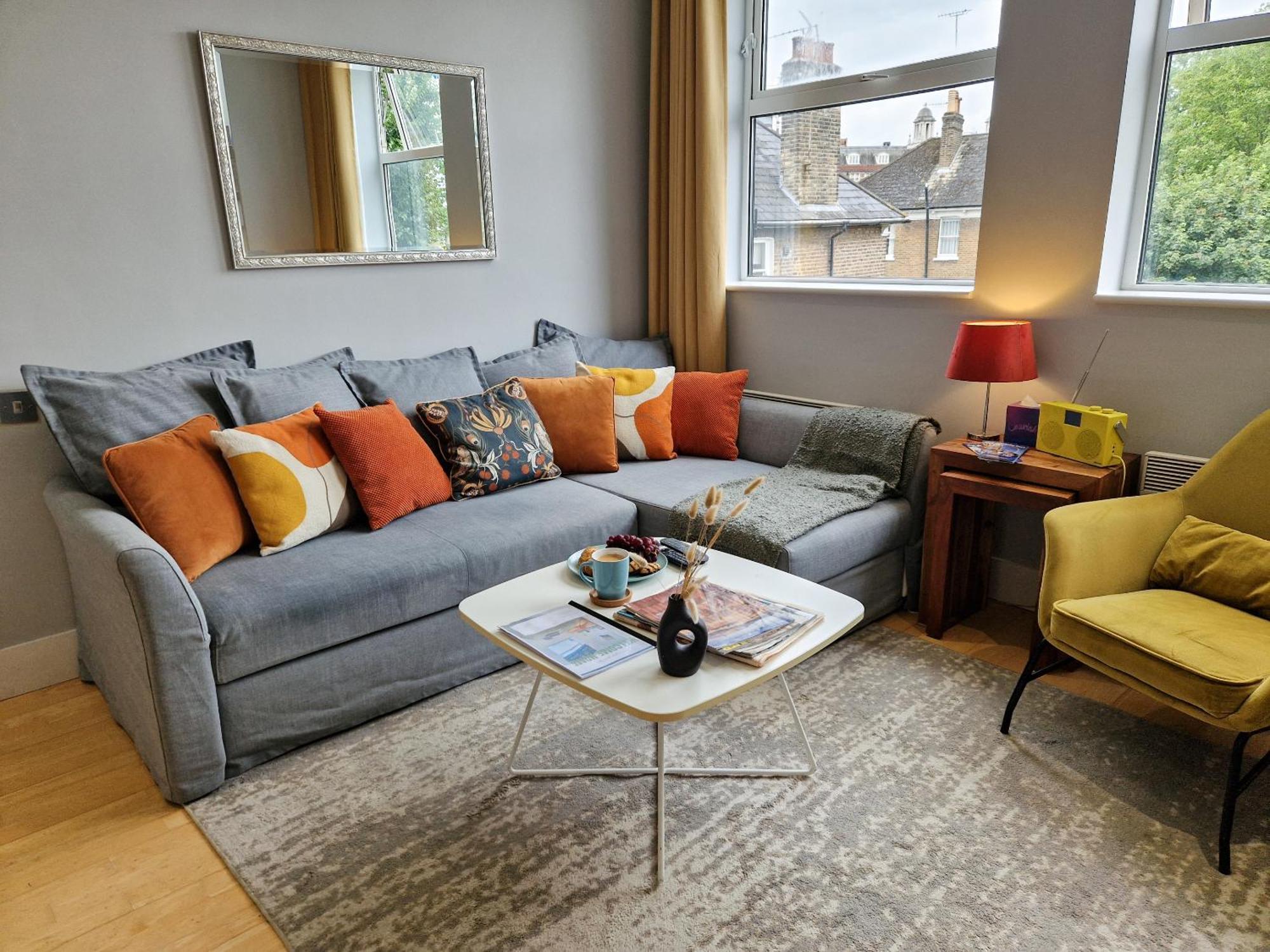 1-Bed Apartment, Close To Kensington Olympia With Free Wi-Fi & Netflix London Exterior foto