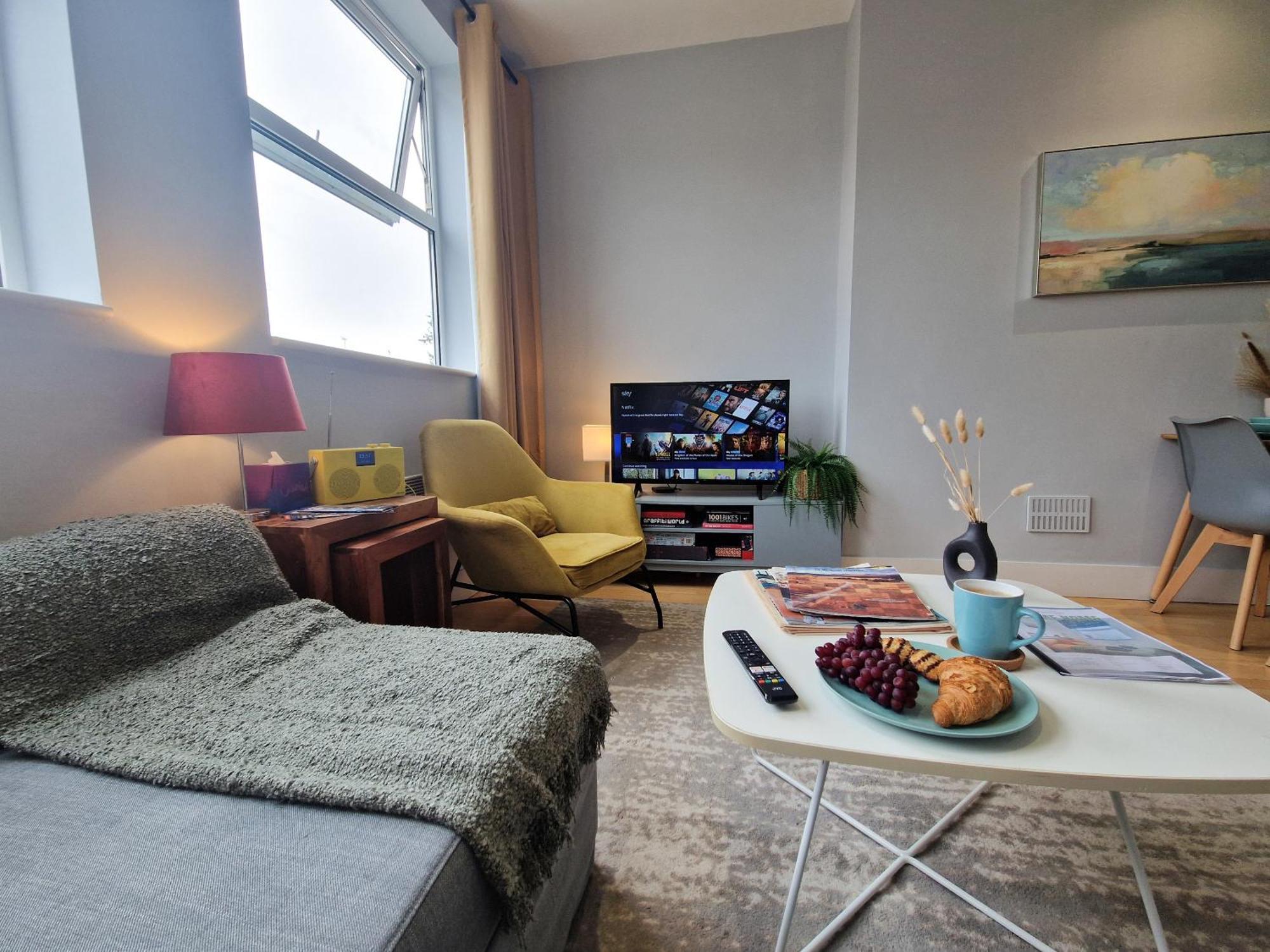 1-Bed Apartment, Close To Kensington Olympia With Free Wi-Fi & Netflix London Exterior foto