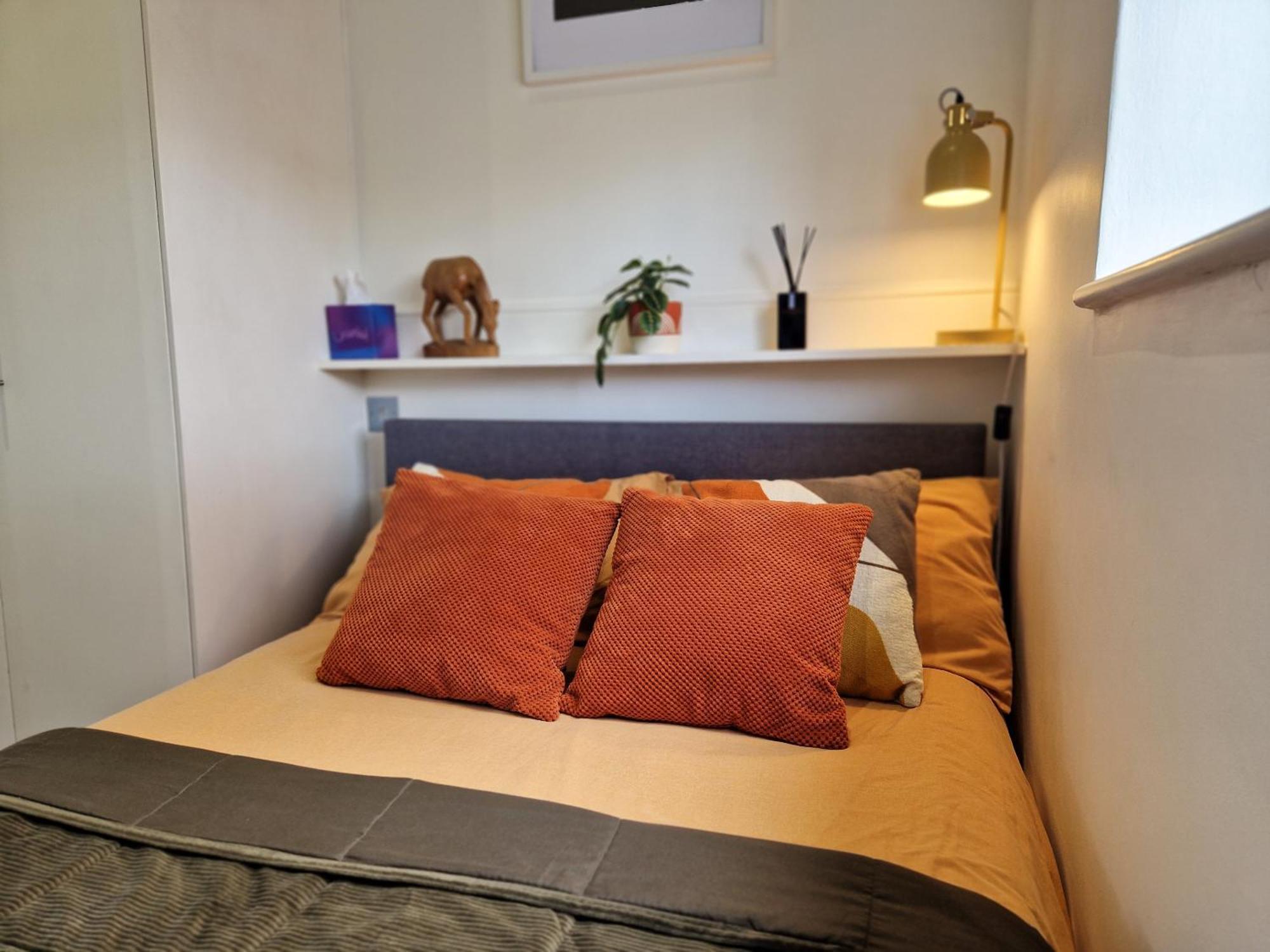 1-Bed Apartment, Close To Kensington Olympia With Free Wi-Fi & Netflix London Exterior foto
