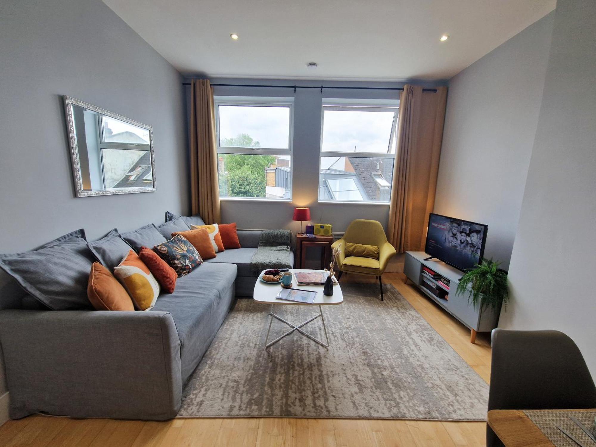 1-Bed Apartment, Close To Kensington Olympia With Free Wi-Fi & Netflix London Exterior foto