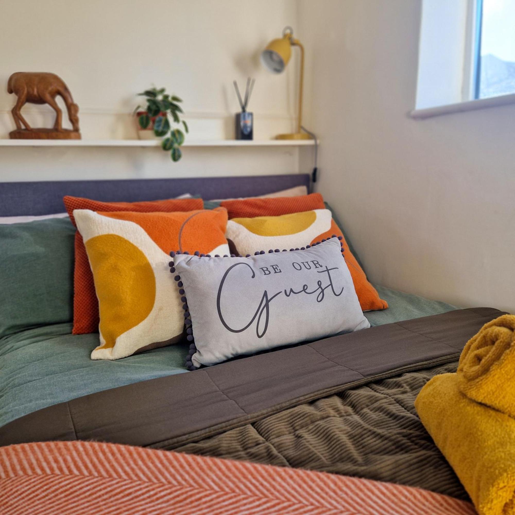 1-Bed Apartment, Close To Kensington Olympia With Free Wi-Fi & Netflix London Exterior foto